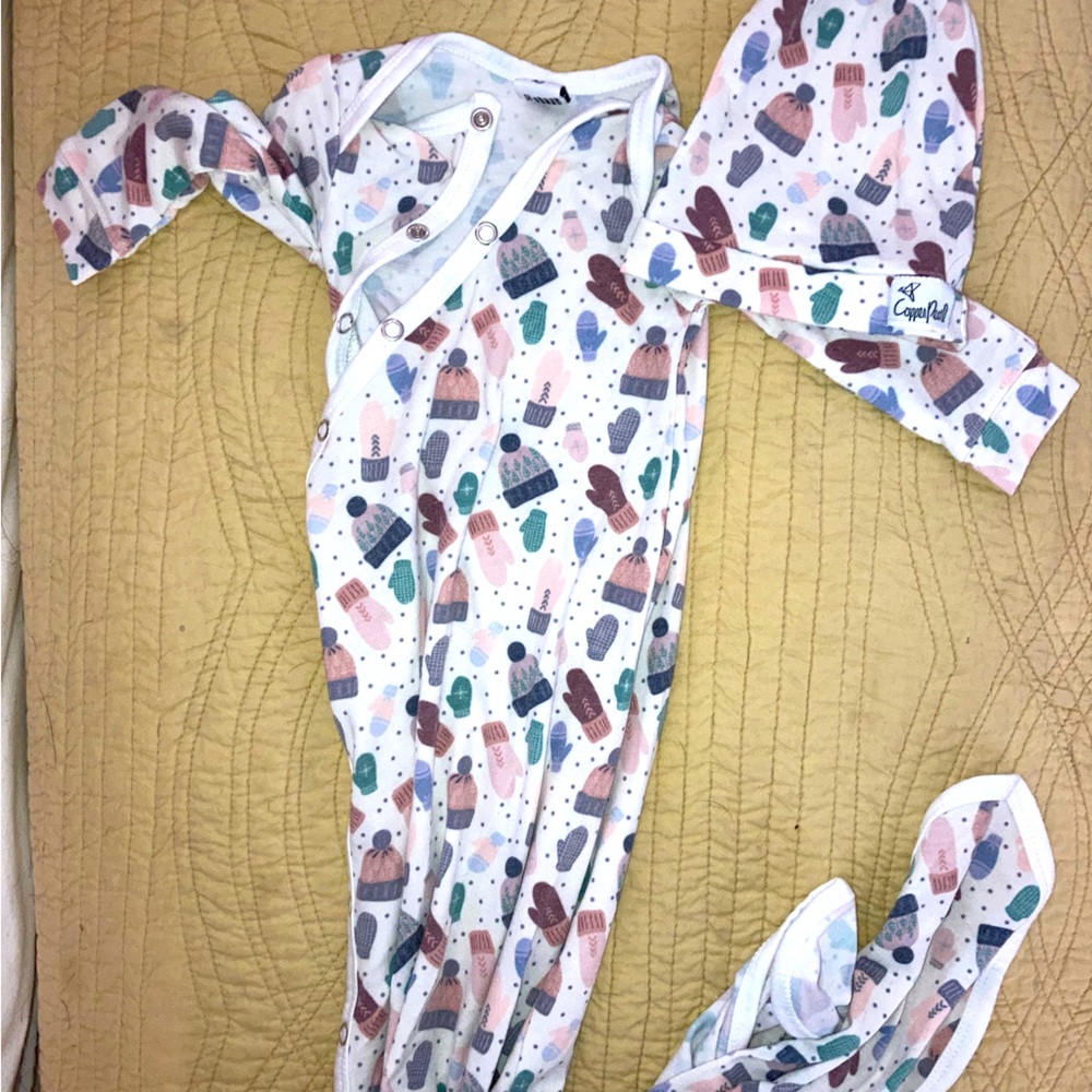 {Copper Pearl} Newborn Gown & Hat